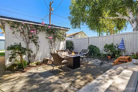 Exterior - 1911 Rucker Ave, Everett, WA 98201 photo 2 of 5