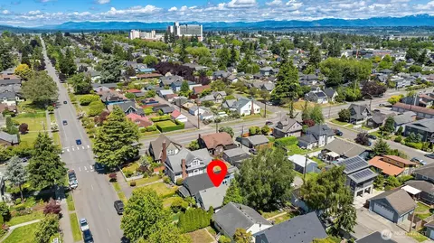 View/Area - 1911 Rucker Ave, Everett, WA 98201 photo 3 of 4