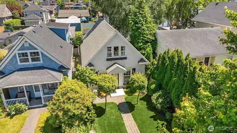 View/Area - 1911 Rucker Ave, Everett, WA 98201 photo 2 of 4