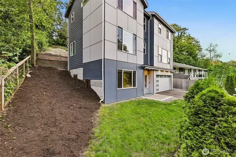 7511 Dumar Way SW, Seattle, WA 98106
