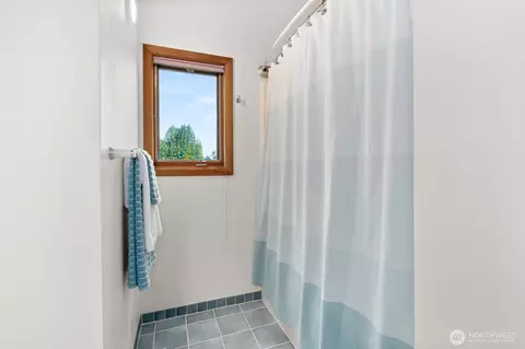 Bath - 1090 Middle Fork Rd, Onalaska, WA 98570 photo 5 of 5