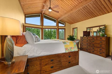 Bedroom - 1090 Middle Fork Rd, Onalaska, WA 98570 photo 1 of 3