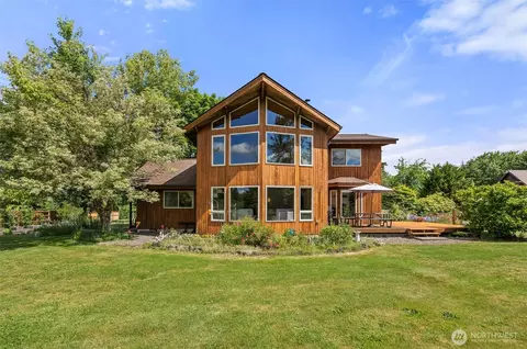 1090 Middle Fork Rd, Onalaska, WA 98570