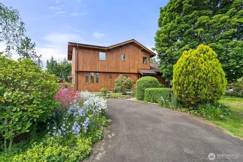 Exterior - 1090 Middle Fork Rd, Onalaska, WA 98570 photo 11 of 12