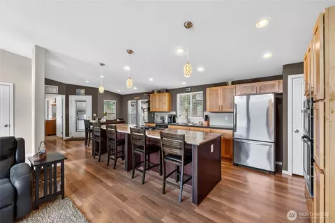 40109 32nd Ave S, Roy, WA 98580