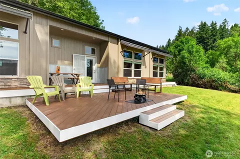40109 32nd Ave S, Roy, WA 98580