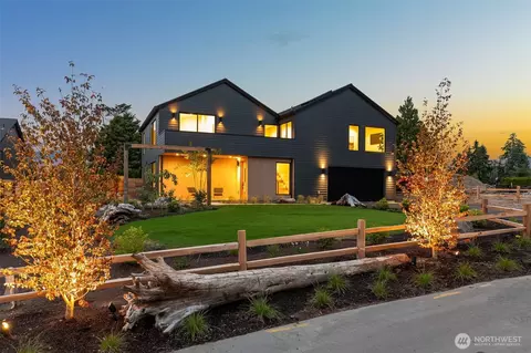 18636 2nd Ave SW, Normandy Park, WA 98166