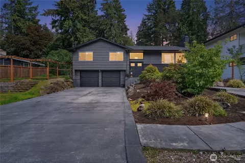 19927 89th Pl W, Edmonds, WA 98026