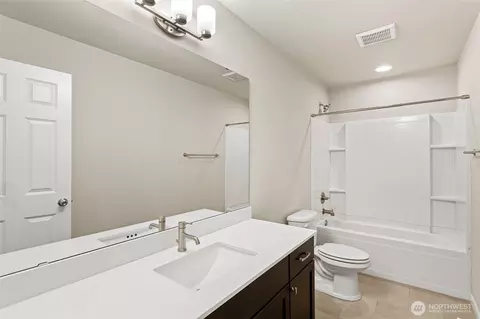 Bath - 17913 38th Dr #20, Bothell, WA 98012 photo 2 of 3