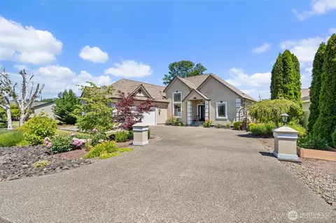 153 Newaukum Village Dr, Chehalis, WA 98532