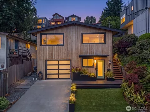 425 26th Ave E, Seattle, WA 98112