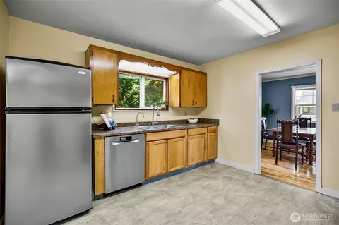 Kitchen - 307 3rd St, Sultan, WA 98294 photo 3 of 4