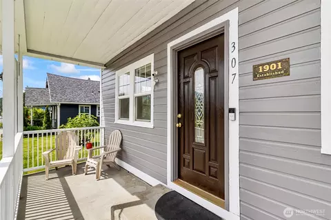 Exterior - 307 3rd St, Sultan, WA 98294 photo 5 of 6