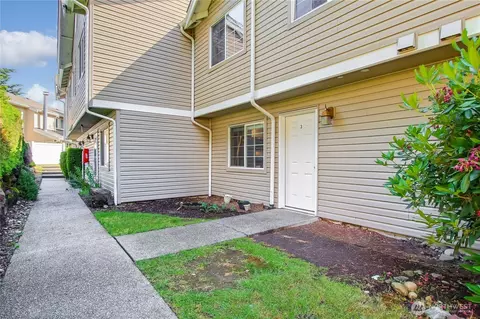 2100 S 336th St #Q3, Federal Way, WA 98003