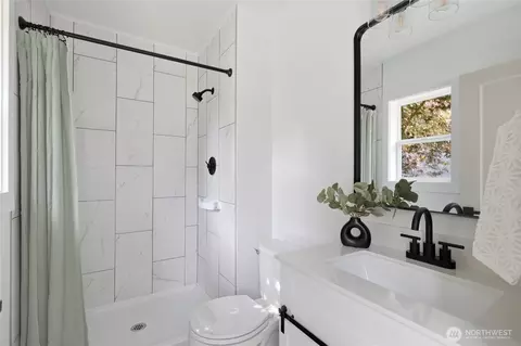 Bath - 11822 24th St E, Edgewood, WA 98372 photo 2 of 3