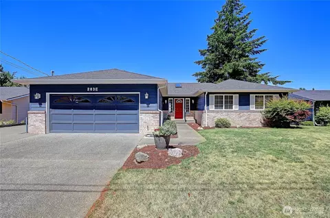 283 Meadow Dr, Camano Island, WA 98282