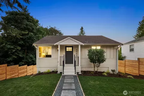 3002 NE 97th St, Seattle, WA 98115