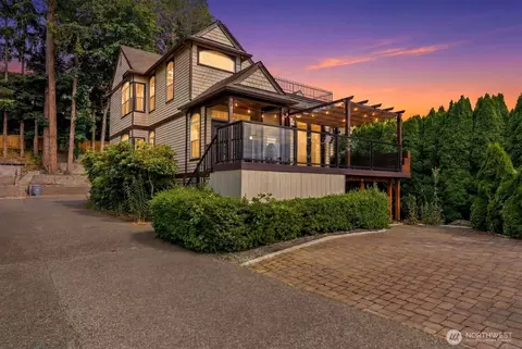 1542 E Sammamish Pkwy NE, Sammamish, WA 98074