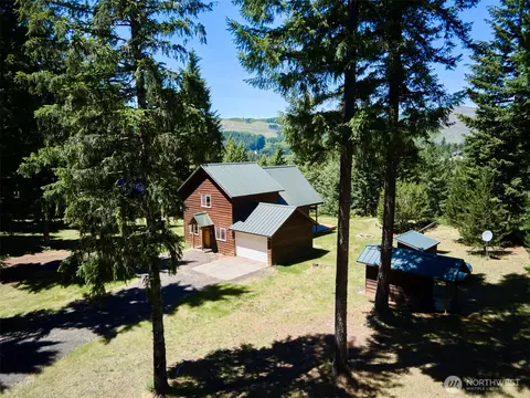 502 Loowit Ln, Cougar, WA 98616