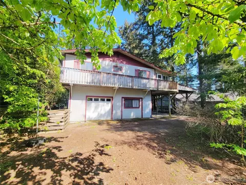 111 NE Briggadun Dr, Belfair, WA 98528