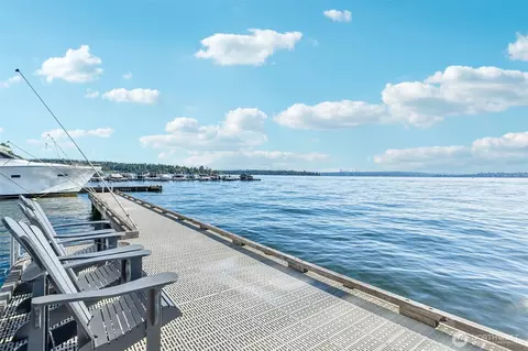 6421 Lake Washington Blvd NE #301, Kirkland, WA 98033