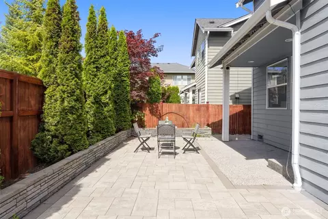 Exterior - 3802 196th Pl SE, Bothell, WA 98012 photo 4 of 4