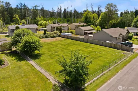 428 4th Ave SE, Pacific, WA 98047