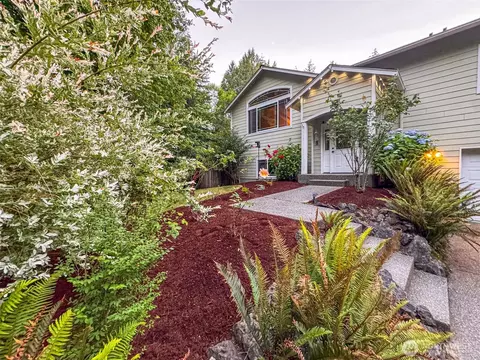 6337 SE Heather Ln, Port Orchard, WA 98366