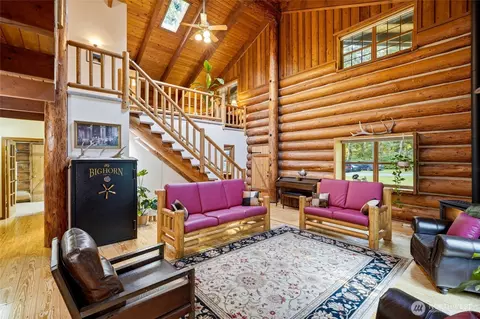 12219 246th St NE, Arlington, WA 98223