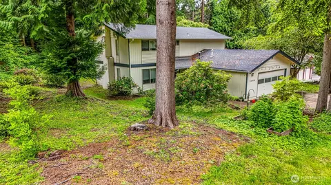 2248 Lakemoor Dr SW, Olympia, WA 98512
