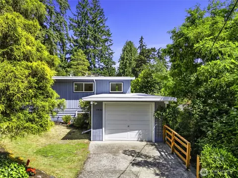 1542 NE 96th St, Seattle, WA 98115