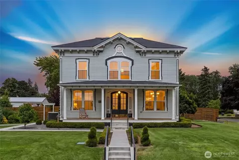 504 N 1st St, Dayton, WA 99328