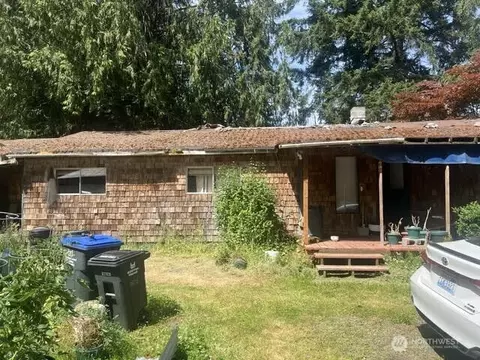 10395 NE Pine Way, Bainbridge Island, WA 98110
