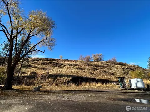 136 Johnson St, Twisp, WA 98856 photo 8