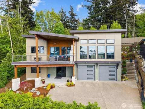 4207 Navigator Ln, Anacortes, WA 98221