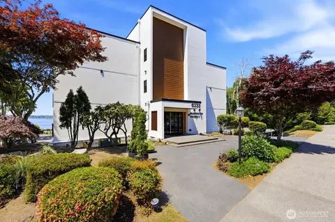 6333 Lake Washington Blvd NE #304, Kirkland, WA 98033
