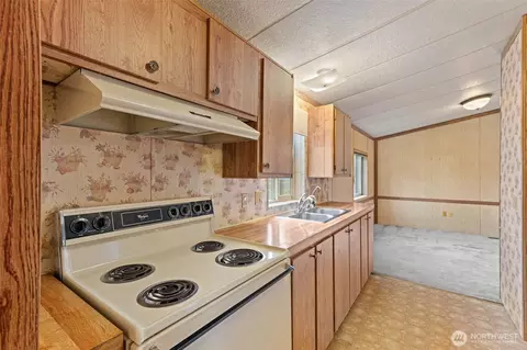 Kitchen - 26117 34th Ave E, Spanaway, WA 98387 photo 3 of 3
