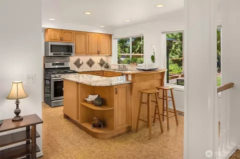 Kitchen - 647 Edmonds Way, Edmonds, WA 98020 photo 5 of 5