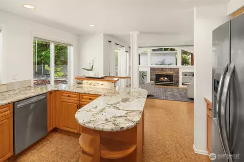 Kitchen - 647 Edmonds Way, Edmonds, WA 98020 photo 1 of 5
