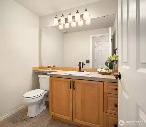 Bath - 647 Edmonds Way, Edmonds, WA 98020 photo 1 of 4