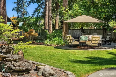 Exterior - 647 Edmonds Way, Edmonds, WA 98020 photo 6 of 11