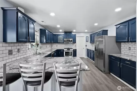 Kitchen - 20723 197th Ave E, Orting, WA 98360 photo 1 of 3