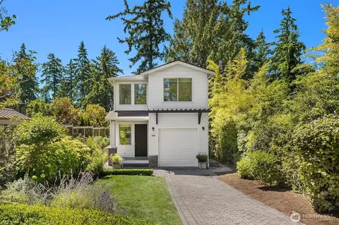 809 16th Ave W, Kirkland, WA 98033