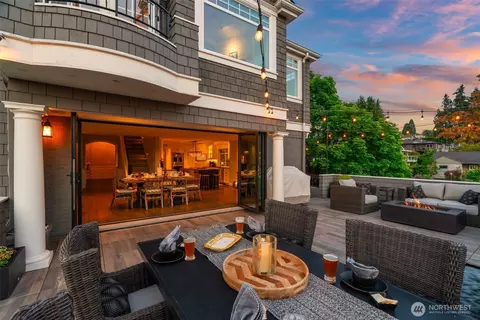 Exterior - 709 Maple St, Edmonds, WA 98020 photo 5 of 9