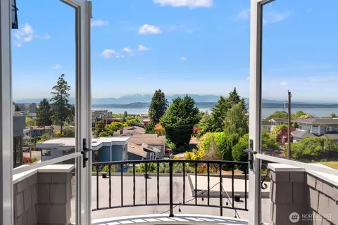 View/Area - 709 Maple St, Edmonds, WA 98020 photo 3 of 3