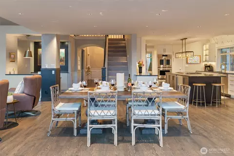 Dining - 709 Maple St, Edmonds, WA 98020 photo 2 of 4
