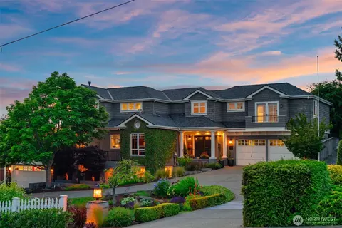 Exterior - 709 Maple St, Edmonds, WA 98020 photo 1 of 9