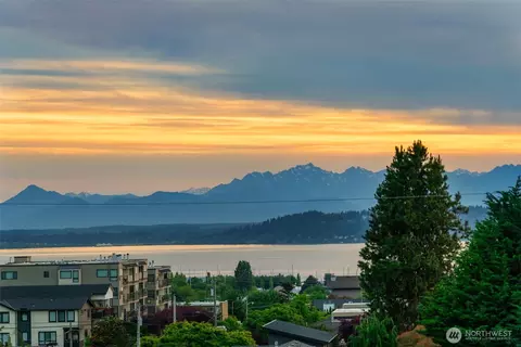 709 Maple St, Edmonds, WA 98020