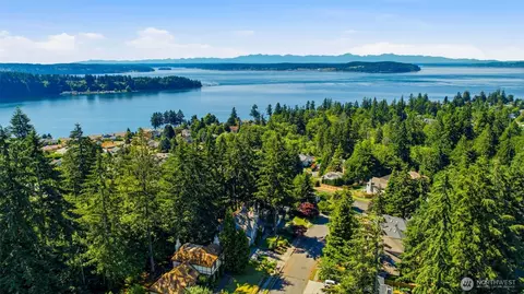 View/Area - 306 Keach Loop, Steilacoom, WA 98388 photo 3 of 4