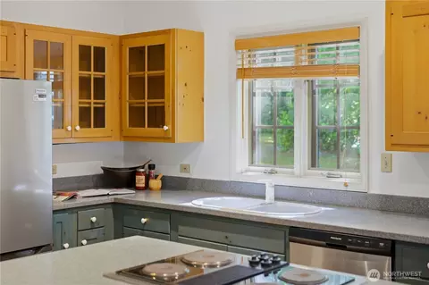 Kitchen - 306 Keach Loop, Steilacoom, WA 98388 photo 4 of 4